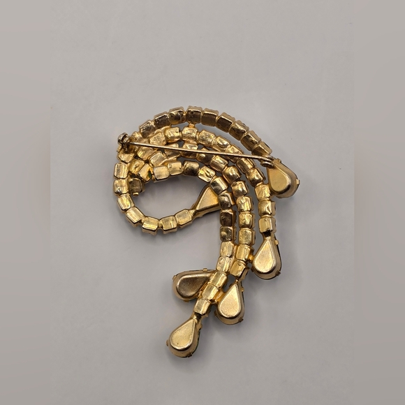 Vintage Aurora Borealis Green Rhinestones Swirling Design Gold Tone Brooch - Picture 6 of 6